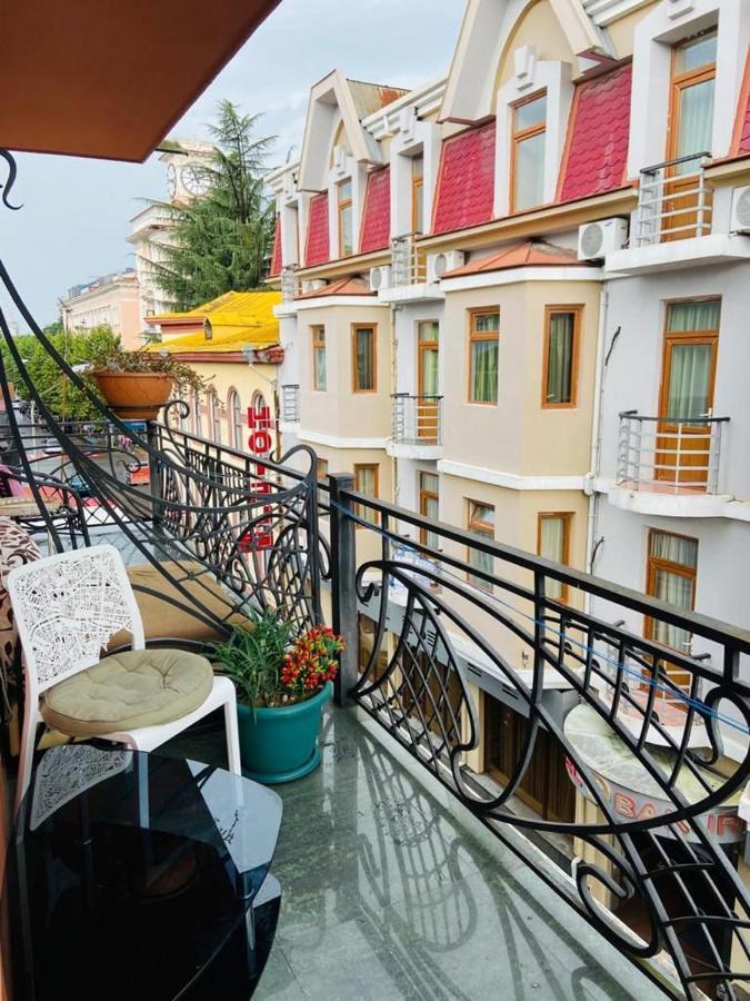Apart Voyage Batumi Exteriör bild