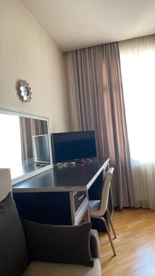 Apart Voyage Batumi Exteriör bild
